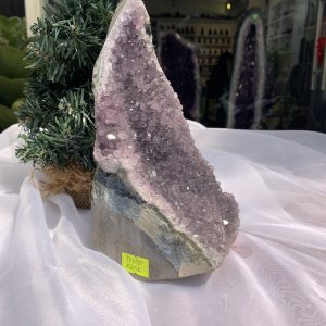 HỐC THẠCH ANH TÍM NHỎ – SMALL AMETHYST GEODE (TV350), KL: 1.624KG, KT: 18×12 CM