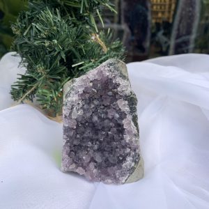 HỐC THẠCH ANH TÍM NHỎ – SMALL AMETHYST GEODE (TV354), KL: 0.370KG, KT: 10×6 CM