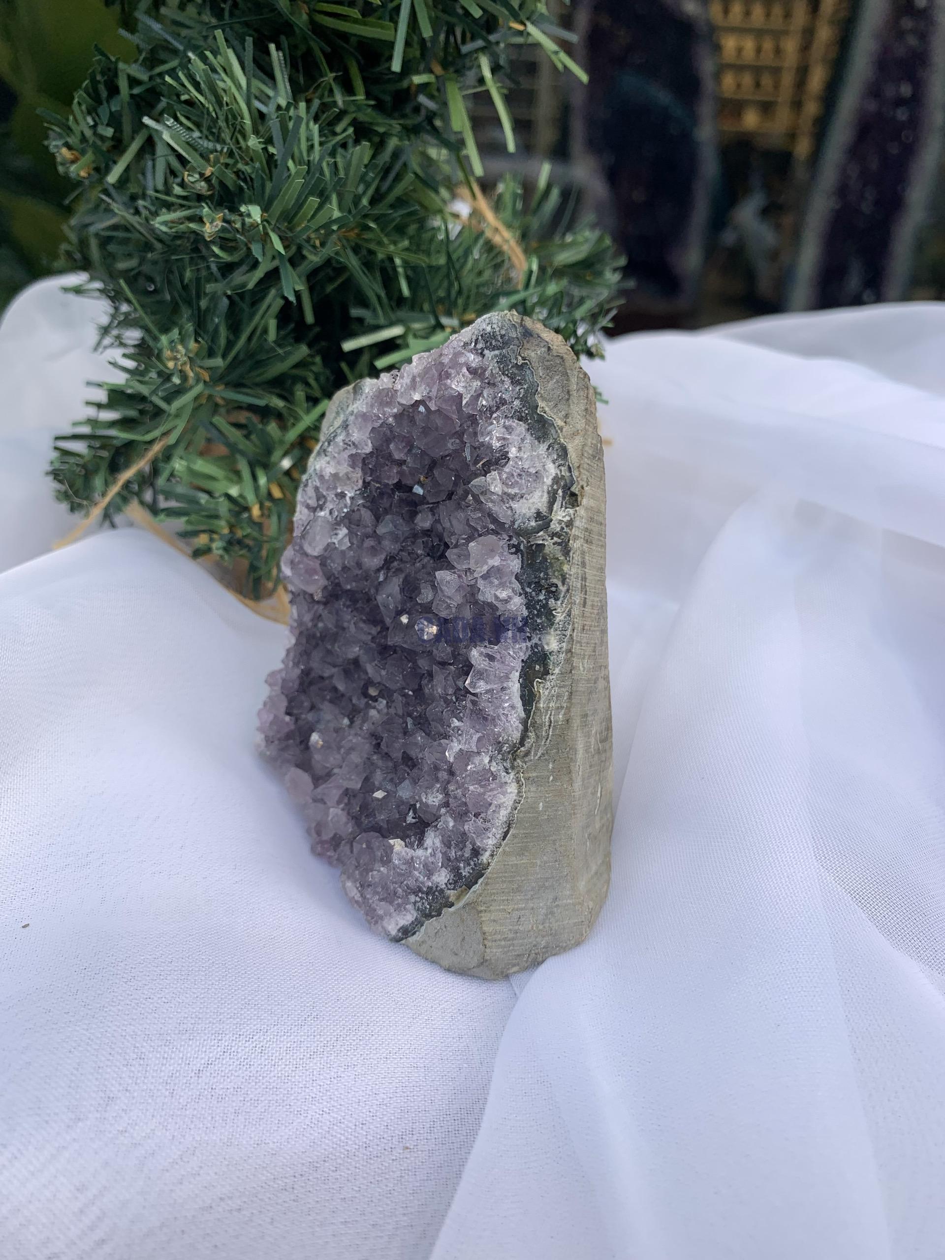 HỐC THẠCH ANH TÍM NHỎ – SMALL AMETHYST GEODE (TV354), KL: 0.370KG, KT: 10×6 CM