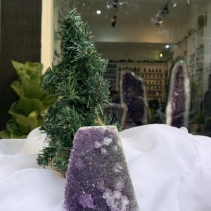 HỐC THẠCH ANH TÍM NHỎ – SMALL AMETHYST GEODE (TV360), KL: 0.674KG, KT: 11×8 CM