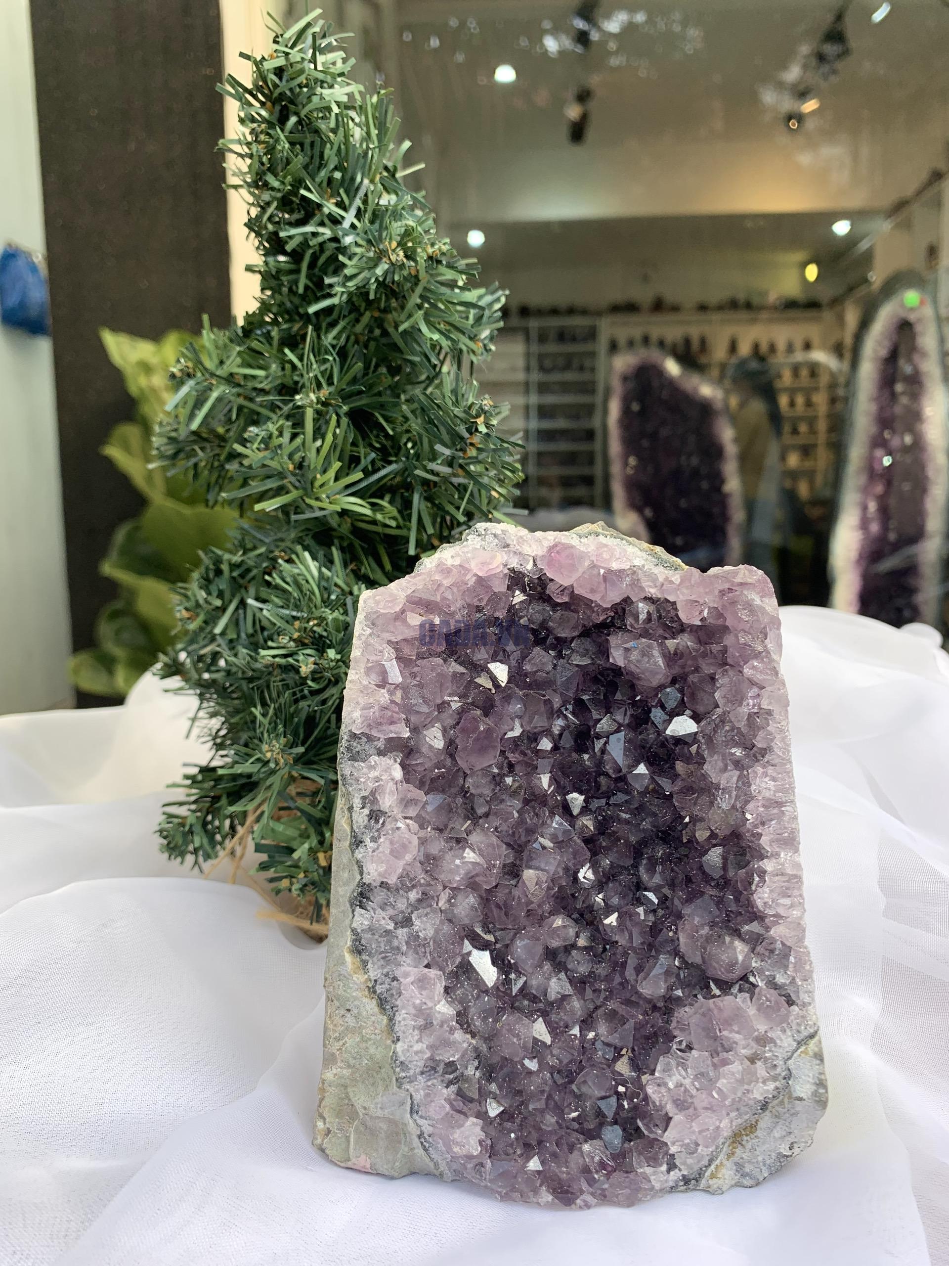 HỐC THẠCH ANH TÍM NHỎ – SMALL AMETHYST GEODE (TV361), KL: 1.336KG, KT: 4×10 CM