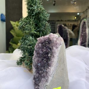 HỐC THẠCH ANH TÍM NHỎ – SMALL AMETHYST GEODE (TV361), KL: 1.336KG, KT: 4×10 CM