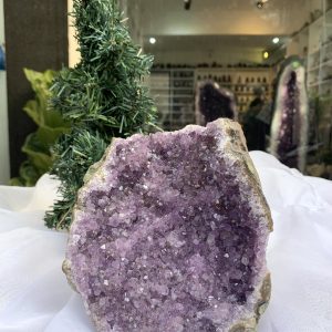 HỐC THẠCH ANH TÍM NHỎ – SMALL AMETHYST GEODE (TV363), KL: 1.756KG, KT: 14×13 CM