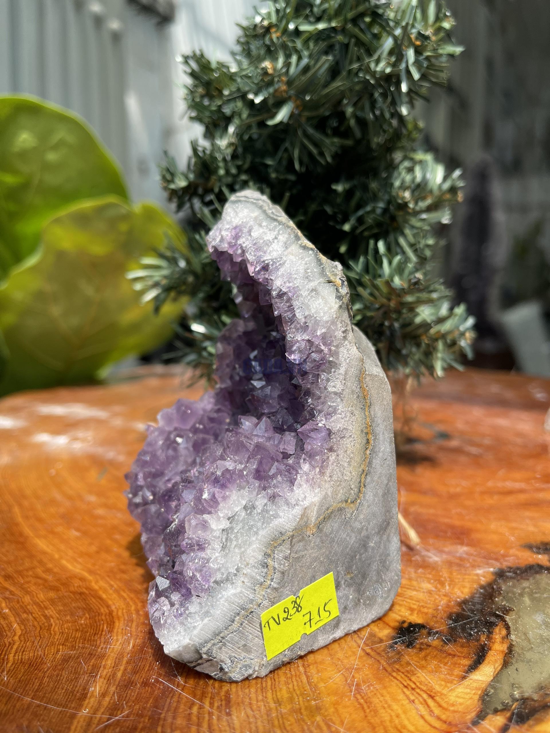 HỐC THẠCH ANH TÍM NHỎ – SMALL AMETHYST GEODE (TV238), KL: 0.596KG, KT: 11.5×7.3CM