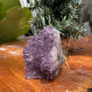 HỐC THẠCH ANH TÍM NHỎ – SMALL AMETHYST GEODE (TV292), KL: 0.364 KG, KT: 8×6 CM