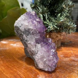HỐC THẠCH ANH TÍM NHỎ – SMALL AMETHYST GEODE (TV296), KL: 0.48 KG, KT: 10x5 CM