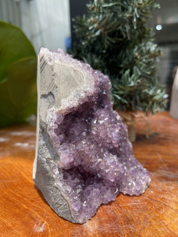 HỐC THẠCH ANH TÍM NHỎ – SMALL AMETHYST GEODE (TV255), KL: 0.966KG, KT: 12×8 CM