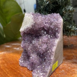 HỐC THẠCH ANH TÍM NHỎ – SMALL AMETHYST GEODE (TV255), KL: 0.966KG, KT: 12×8 CM