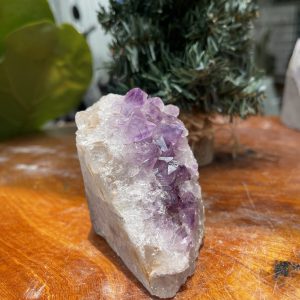 HỐC THẠCH ANH TÍM NHỎ – SMALL AMETHYST GEODE (TV282), KL: 0.35 KG, KT: 8×6 CM