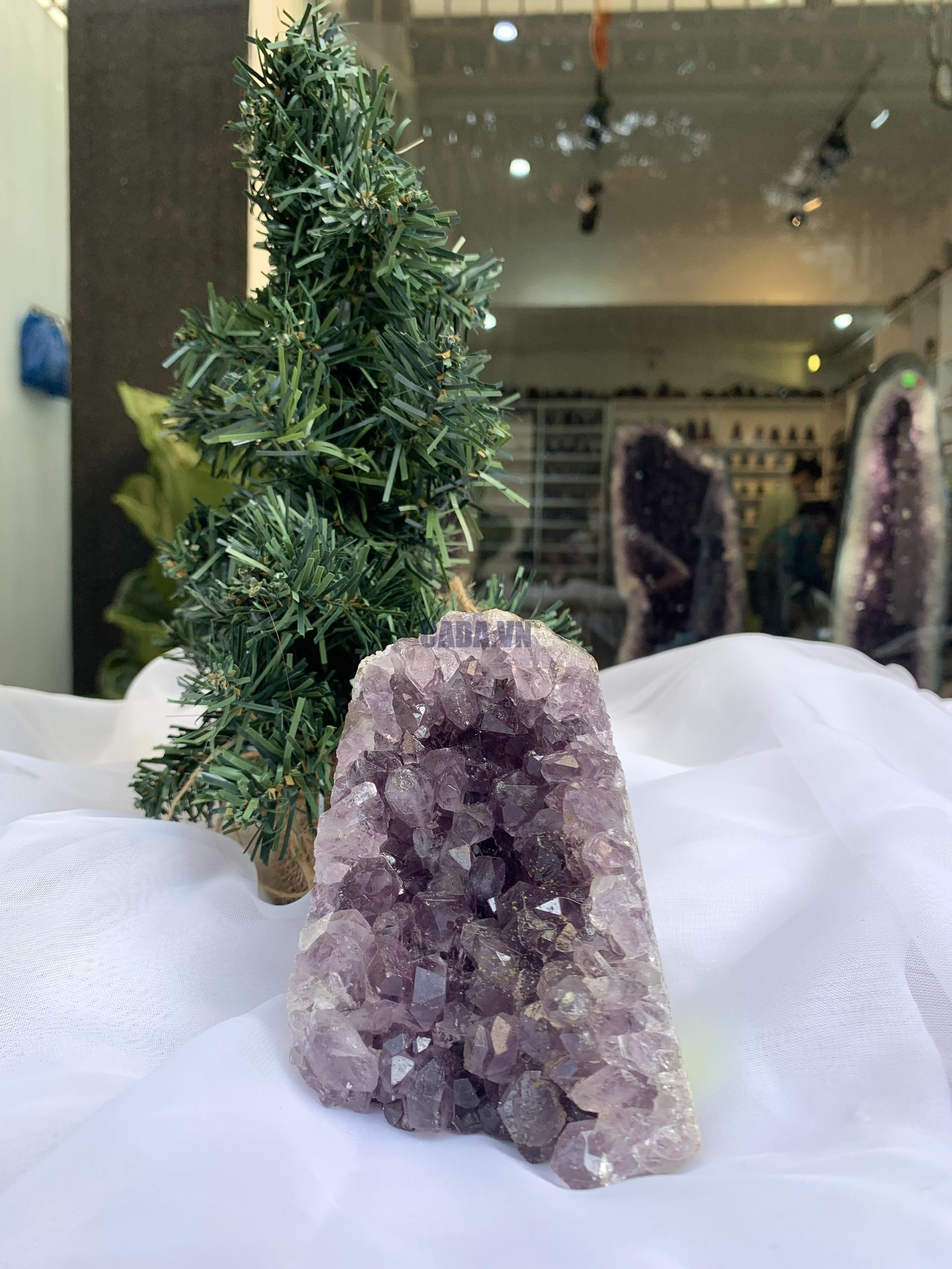 HỐC THẠCH ANH TÍM NHỎ – SMALL AMETHYST (TV369), KL: 0.712 KG, KT: 11 x 8 CM  