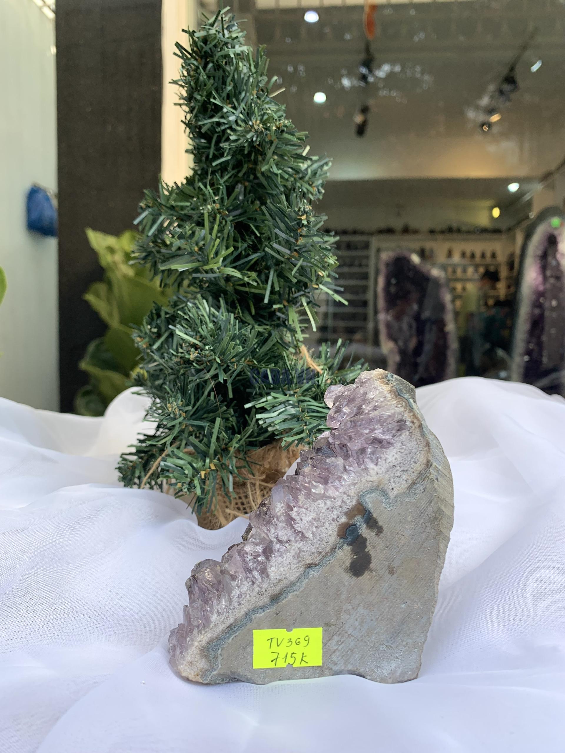HỐC THẠCH ANH TÍM NHỎ – SMALL AMETHYST (TV369), KL: 0.712 KG, KT: 11 x 8 CM