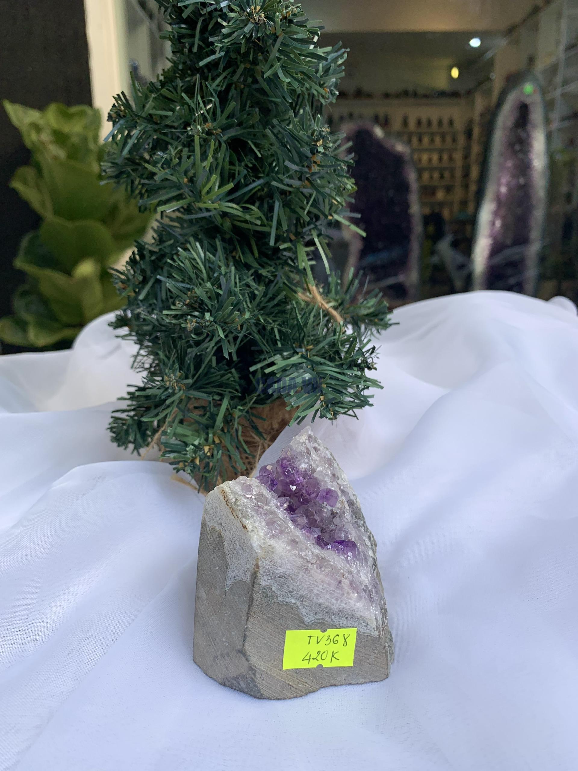 HỐC THẠCH ANH TÍM NHỎ – SMALL AMETHYST (TV368), KL: 0.416 KG, KT: 6 x 8 CM 