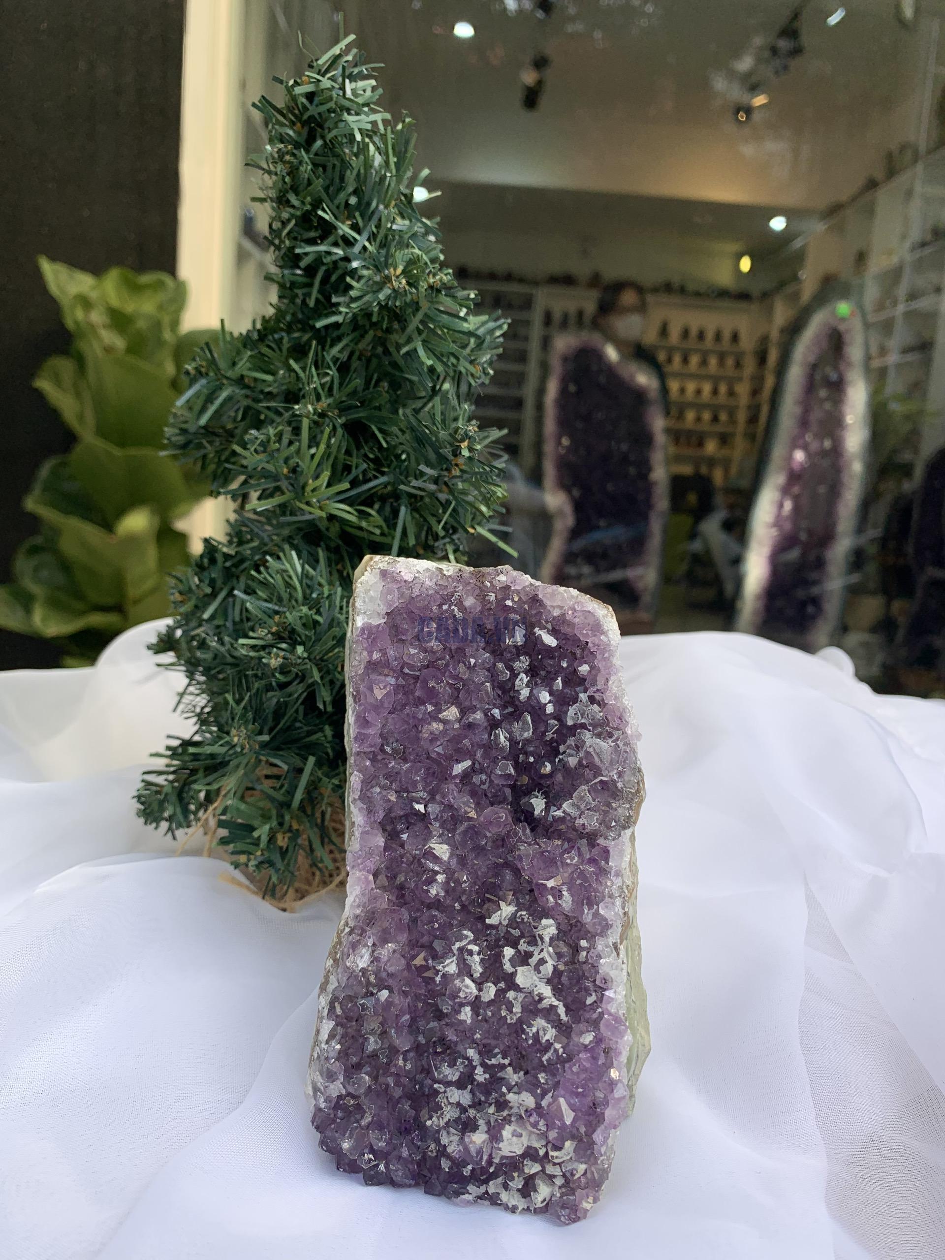 HỐC THẠCH ANH TÍM NHỎ – SMALL AMETHYST (TV373), KL: 1.17 KG, KT: 14 x 8 CM