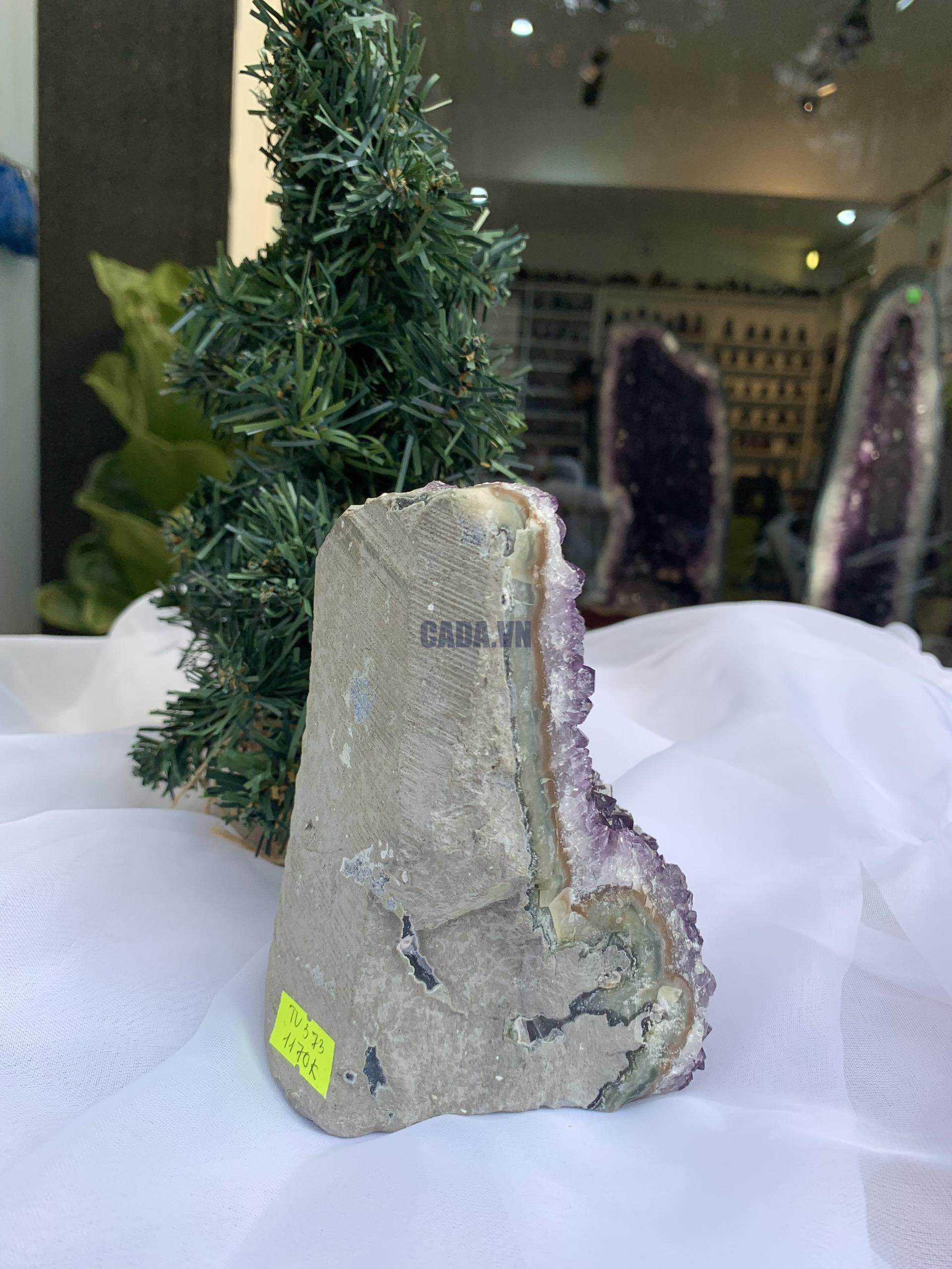 HỐC THẠCH ANH TÍM NHỎ – SMALL AMETHYST (TV373), KL: 1.17 KG, KT: 14 x 8 CM