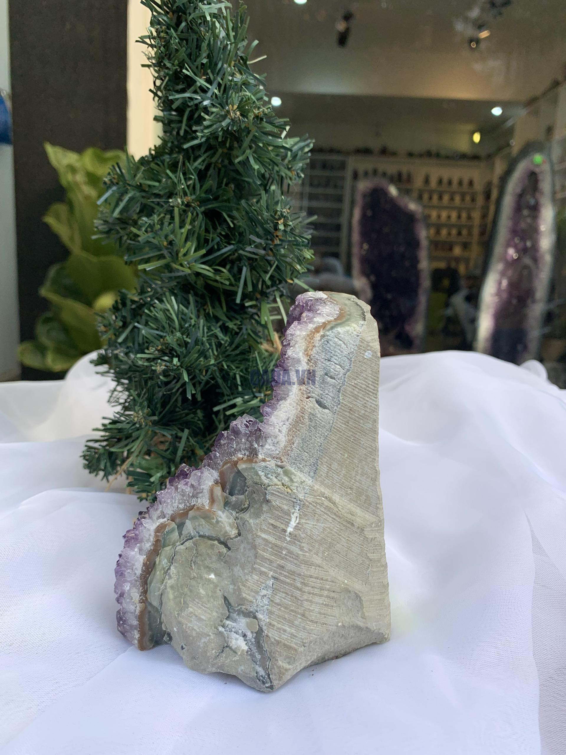 HỐC THẠCH ANH TÍM NHỎ – SMALL AMETHYST (TV373), KL: 1.17 KG, KT: 14 x 8 CM  