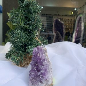 HỐC THẠCH ANH TÍM NHỎ – SMALL AMETHYST (TV374), KL: 0.35 KG, KT: 9 x 6 CM 