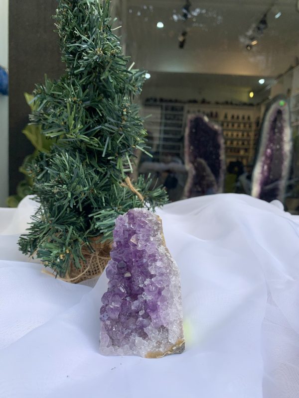 HỐC THẠCH ANH TÍM NHỎ – SMALL AMETHYST (TV374), KL: 0.35 KG, KT: 9 x 6 CM 