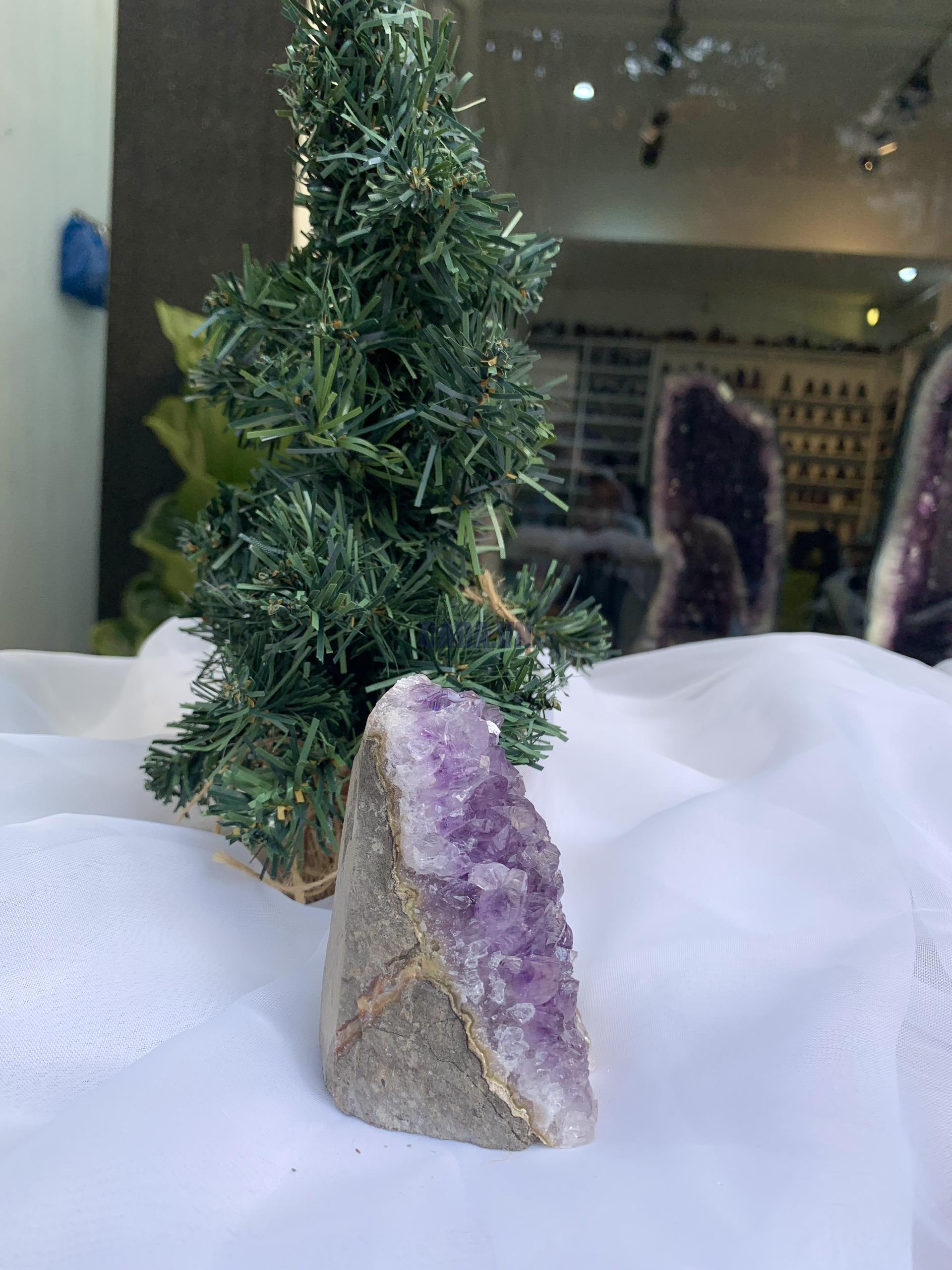HỐC THẠCH ANH TÍM NHỎ – SMALL AMETHYST (TV374), KL: 0.35 KG, KT: 9 x 6 CM
