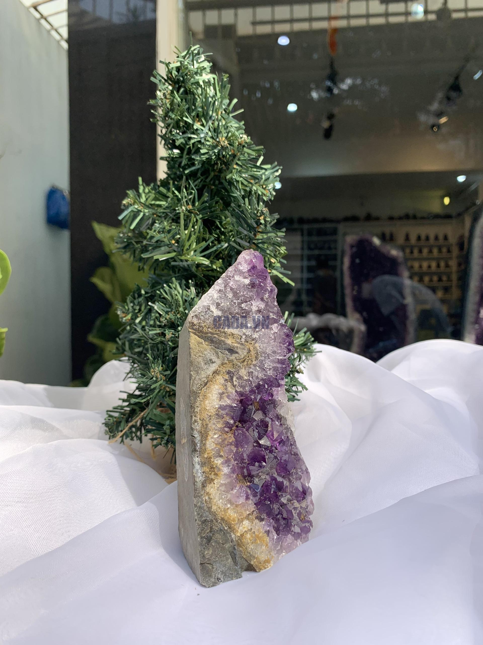 HỐC THẠCH ANH TÍM NHỎ – SMALL AMETHYST (TV382), KL: 0.478KG, KT: 13.2 x 7 CM