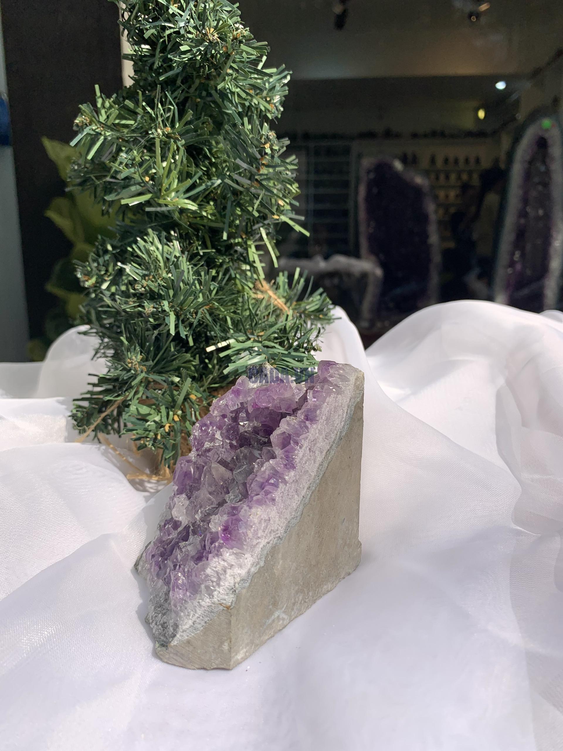 HỐC THẠCH ANH TÍM NHỎ – SMALL AMETHYST GEODE (TV281), KL: 0.568KG, KT: 10x7 CM