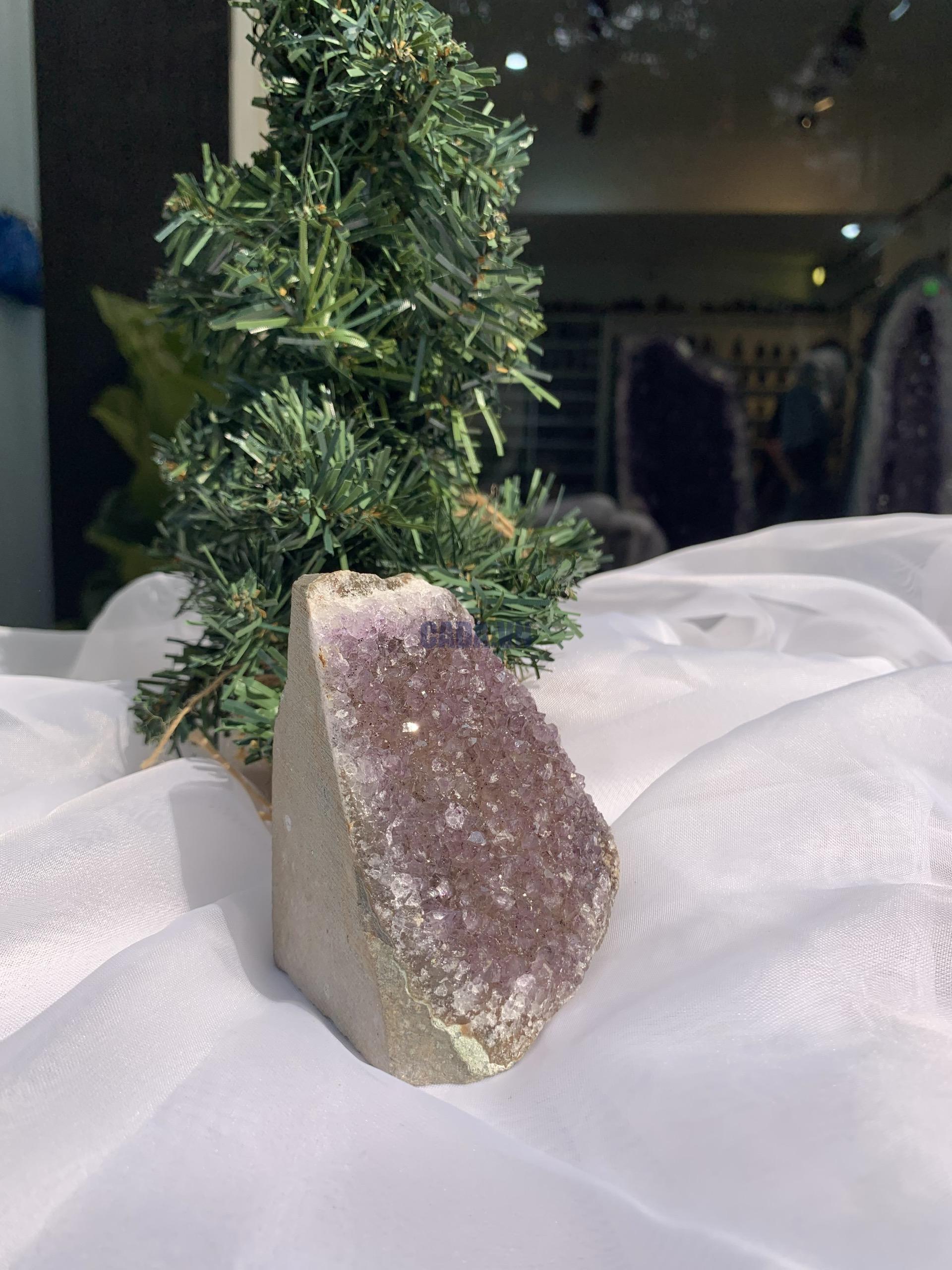 HỐC THẠCH ANH TÍM NHỎ – SMALL AMETHYST (TV378), KL: 0.446 KG, KT: 9.1 x 7 CM 