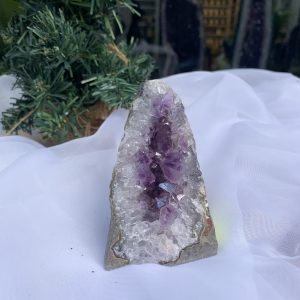 HỐC THẠCH ANH TÍM NHỎ – SMALL AMETHYST (TV367), KL: 0.394 KG, KT: 10 x 6 CM