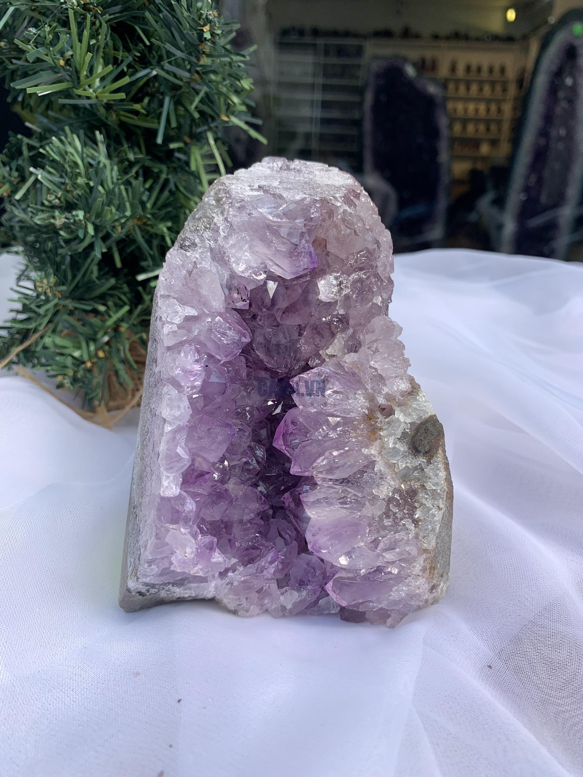HỐC THẠCH ANH TÍM NHỎ – SMALL AMETHYST (TV343), KL: 1.076 KG, KT: 12 x 9 CM