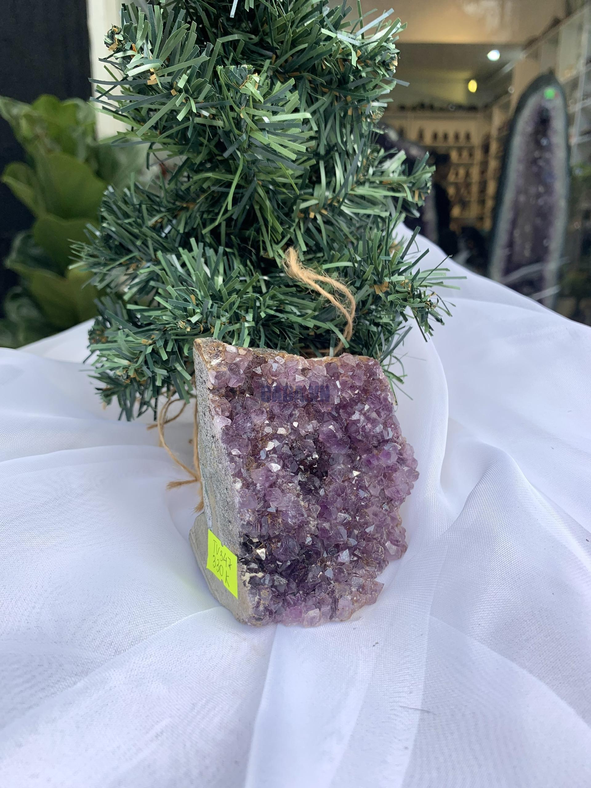 HỐC THẠCH ANH TÍM NHỎ – SMALL AMETHYST (TV347), KL: 0.326 KG, KT: 8 x 8 CM