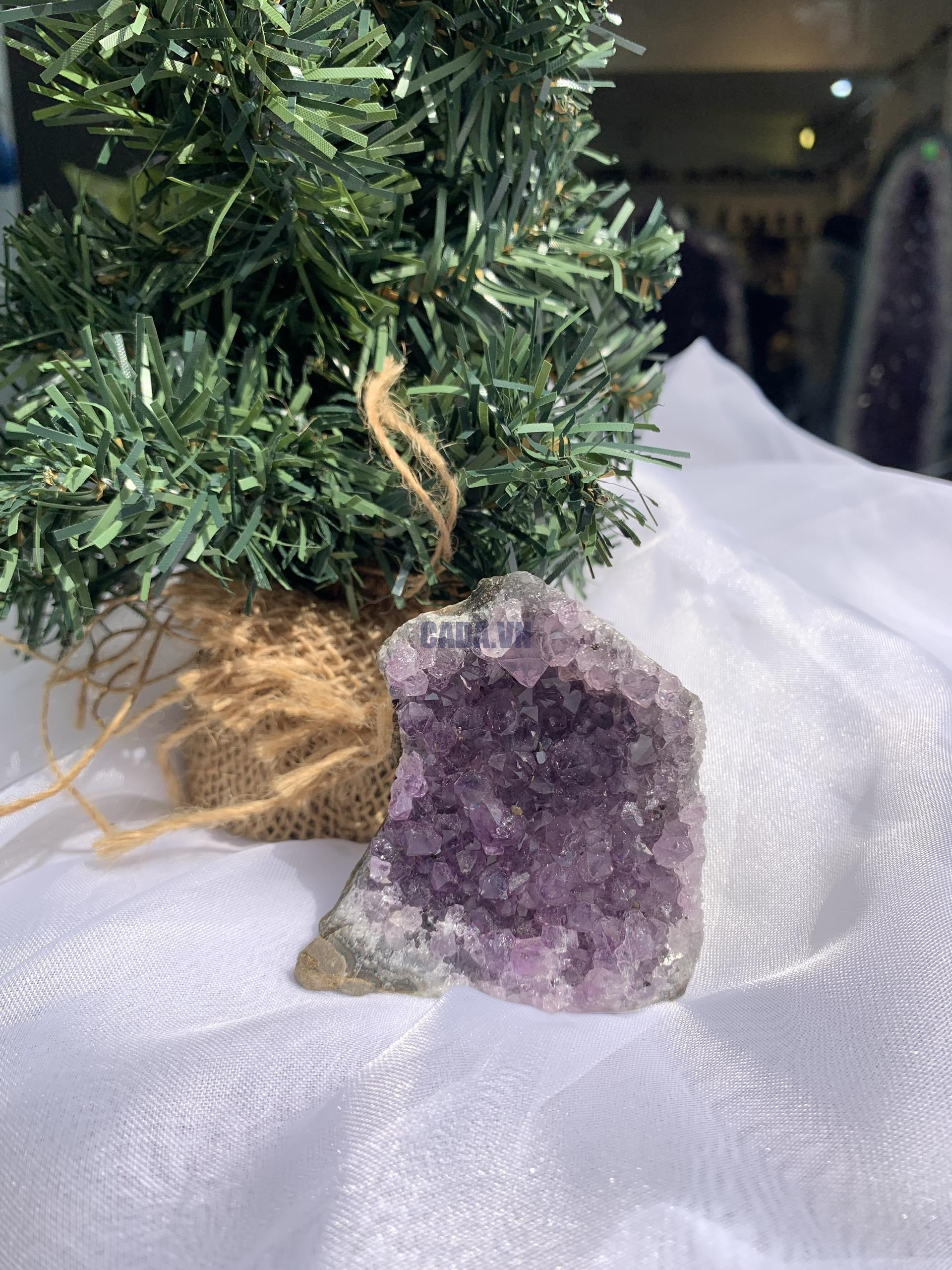 HỐC THẠCH ANH TÍM NHỎ – SMALL AMETHYST (TV380), KL: 0.184 KG, KT: 6.6 x 6.2 CM