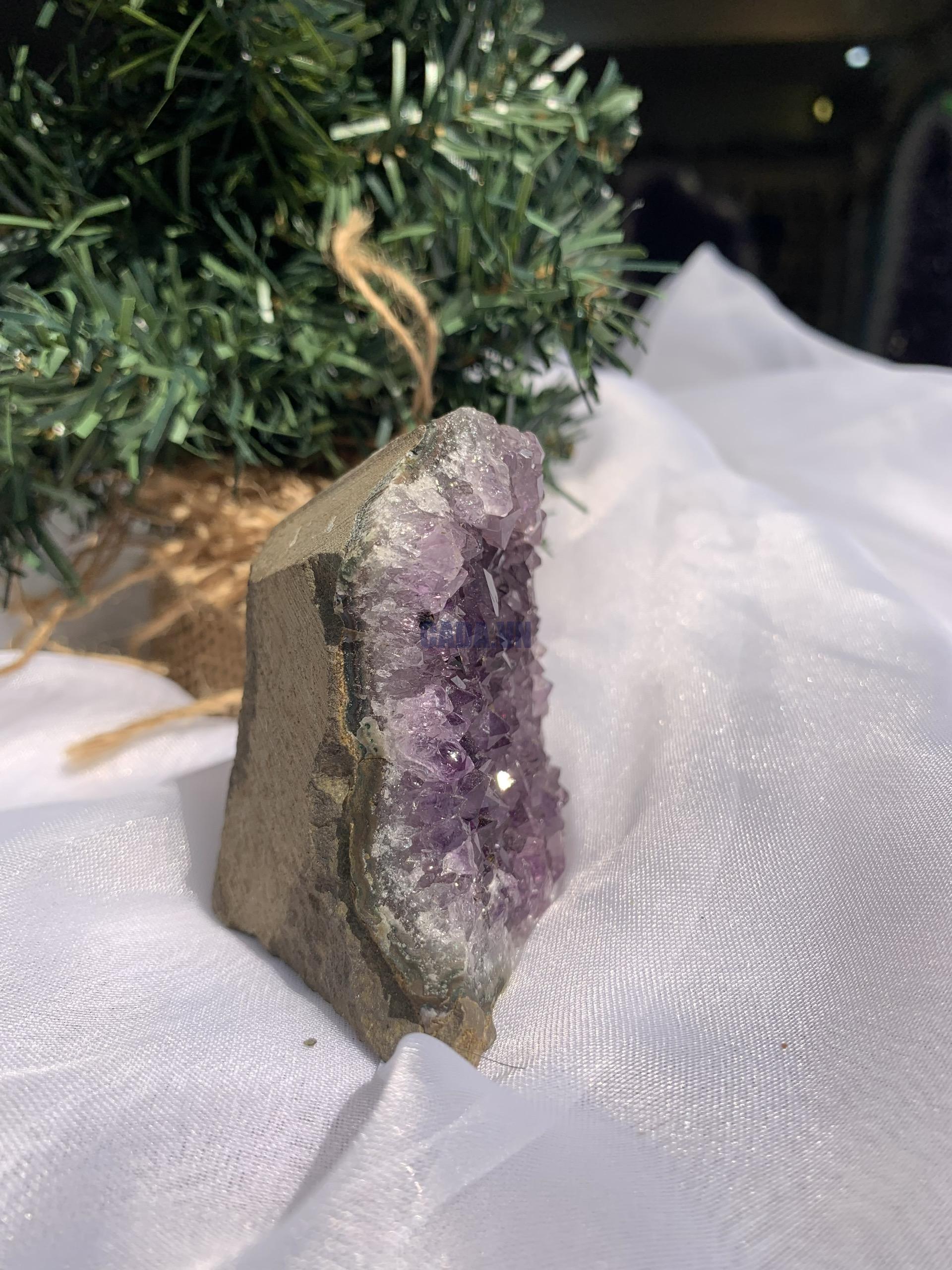 HỐC THẠCH ANH TÍM NHỎ – SMALL AMETHYST (TV380), KL: 0.184 KG, KT: 6.6 x 6.2 CM