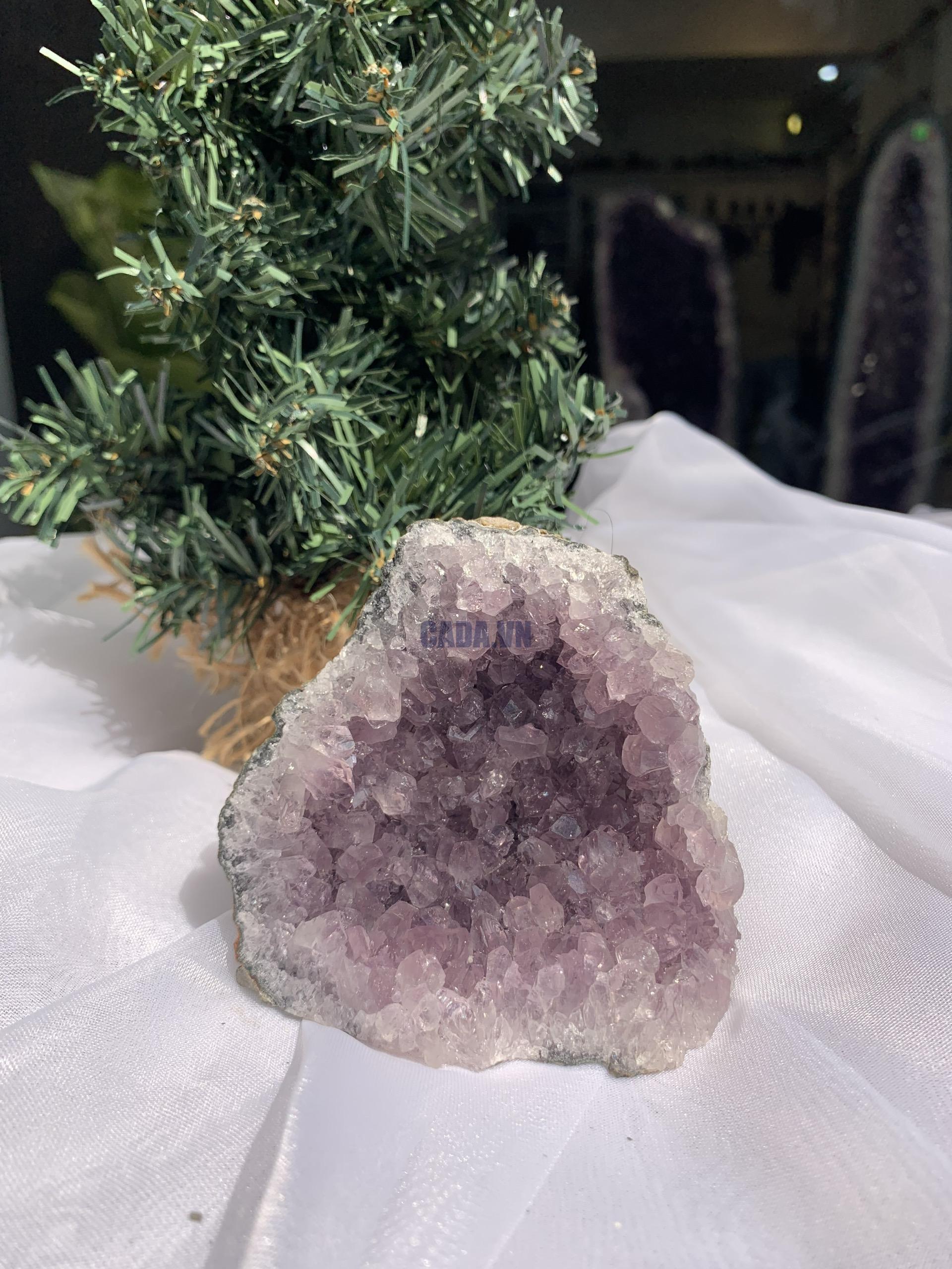 HỐC THẠCH ANH TÍM NHỎ – SMALL AMETHYST (TV358), KL: 0.304 KG, KT: 8 x 9 CM    