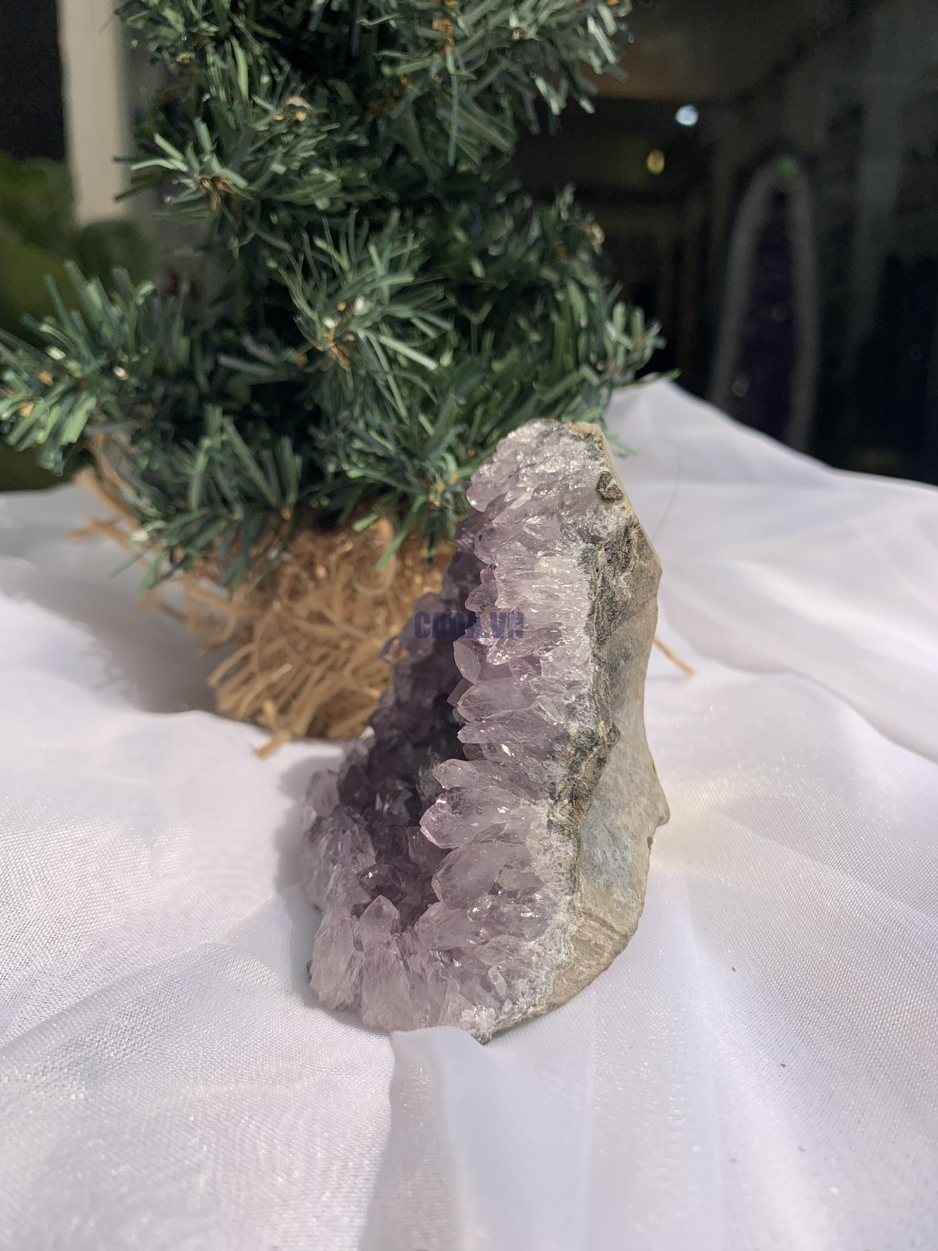 HỐC THẠCH ANH TÍM NHỎ – SMALL AMETHYST (TV358), KL: 0.304 KG, KT: 8 x 9 CM