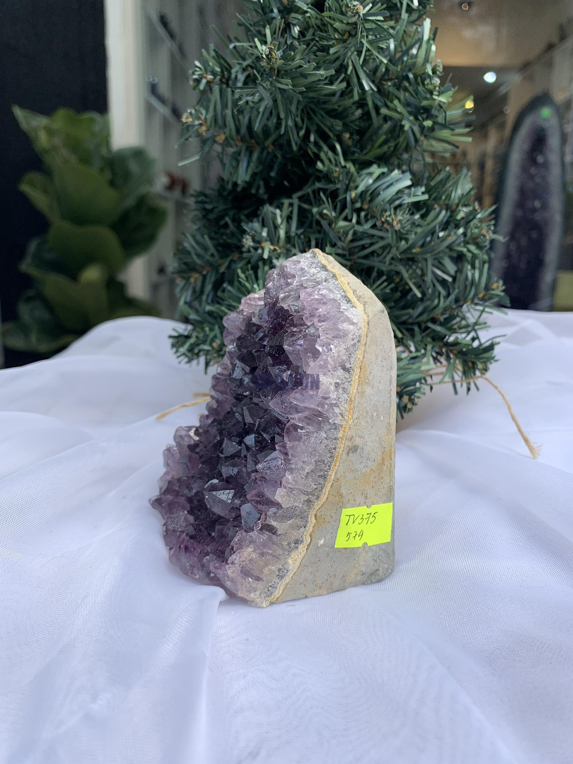 HỐC THẠCH ANH TÍM NHỎ – SMALL AMETHYST (TV375), KL: 0.574 KG, KT: 10 x 8 CM