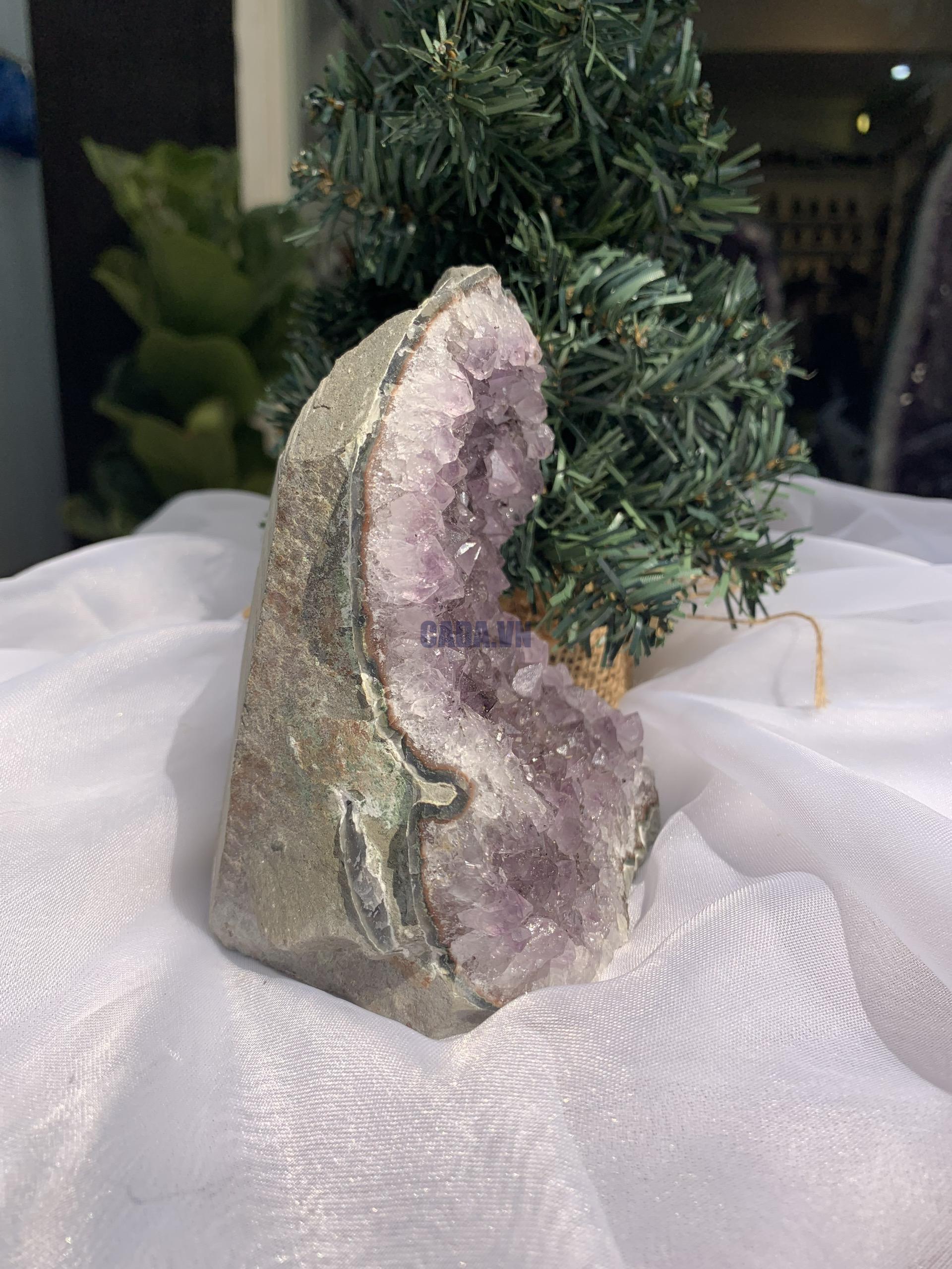 HỐC THẠCH ANH TÍM NHỎ – SMALL AMETHYST (TV398), KL: 0.96KG, KT: 12.2 x 10 CM