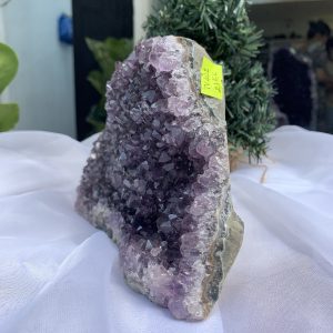 HỐC THẠCH ANH TÍM NHỎ – SMALL AMETHYST (TV402), KL: 2.316KG, KT: 13.3 x 20 CM