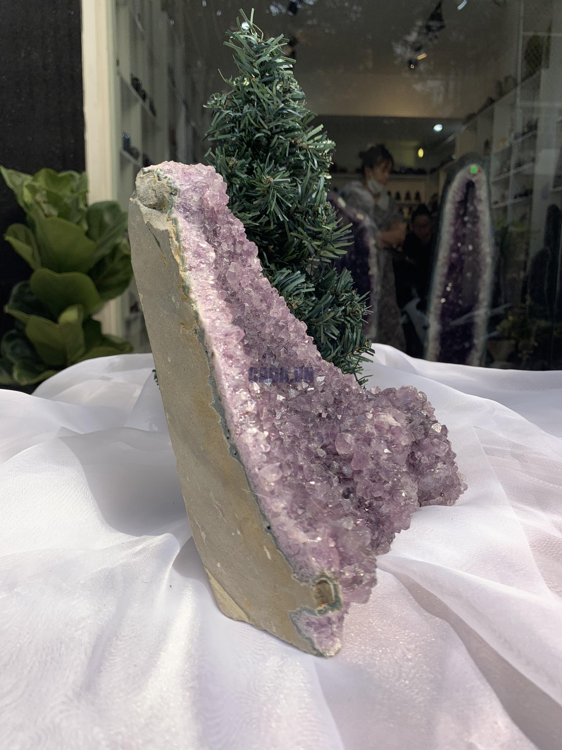 HỐC THẠCH ANH TÍM NHỎ – SMALL AMETHYST (TV400), KL: 2.622 KG, KT: 17.2x16 CM