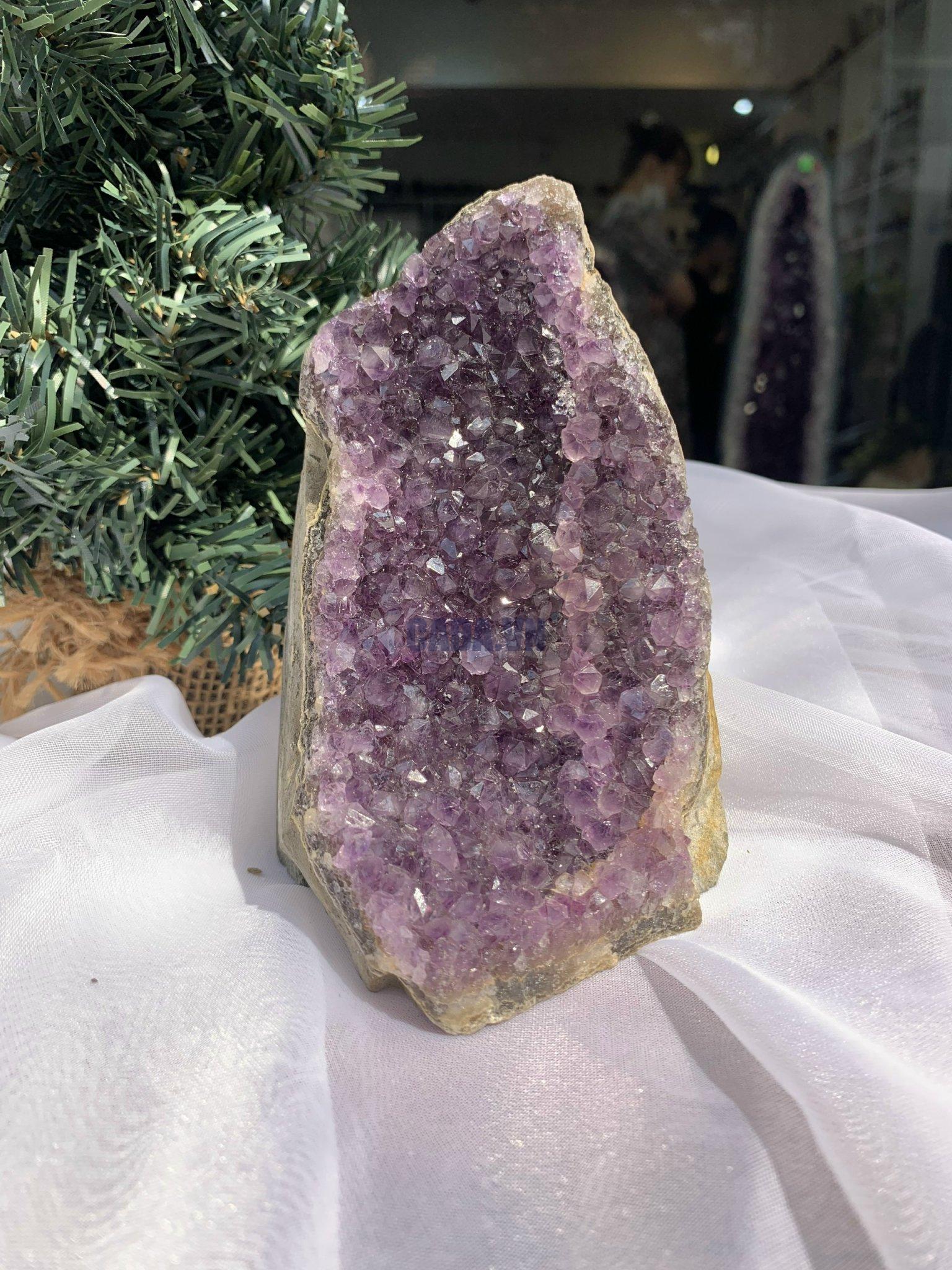HỐC THẠCH ANH TÍM NHỎ – SMALL AMETHYST(TV316), KL: 0.79 KG, KT: 13 x 9 CM
