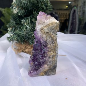 HỐC THẠCH ANH TÍM NHỎ – SMALL AMETHYST (TV392), KL: 0.396KG, KT: 12 x 5.6 CM