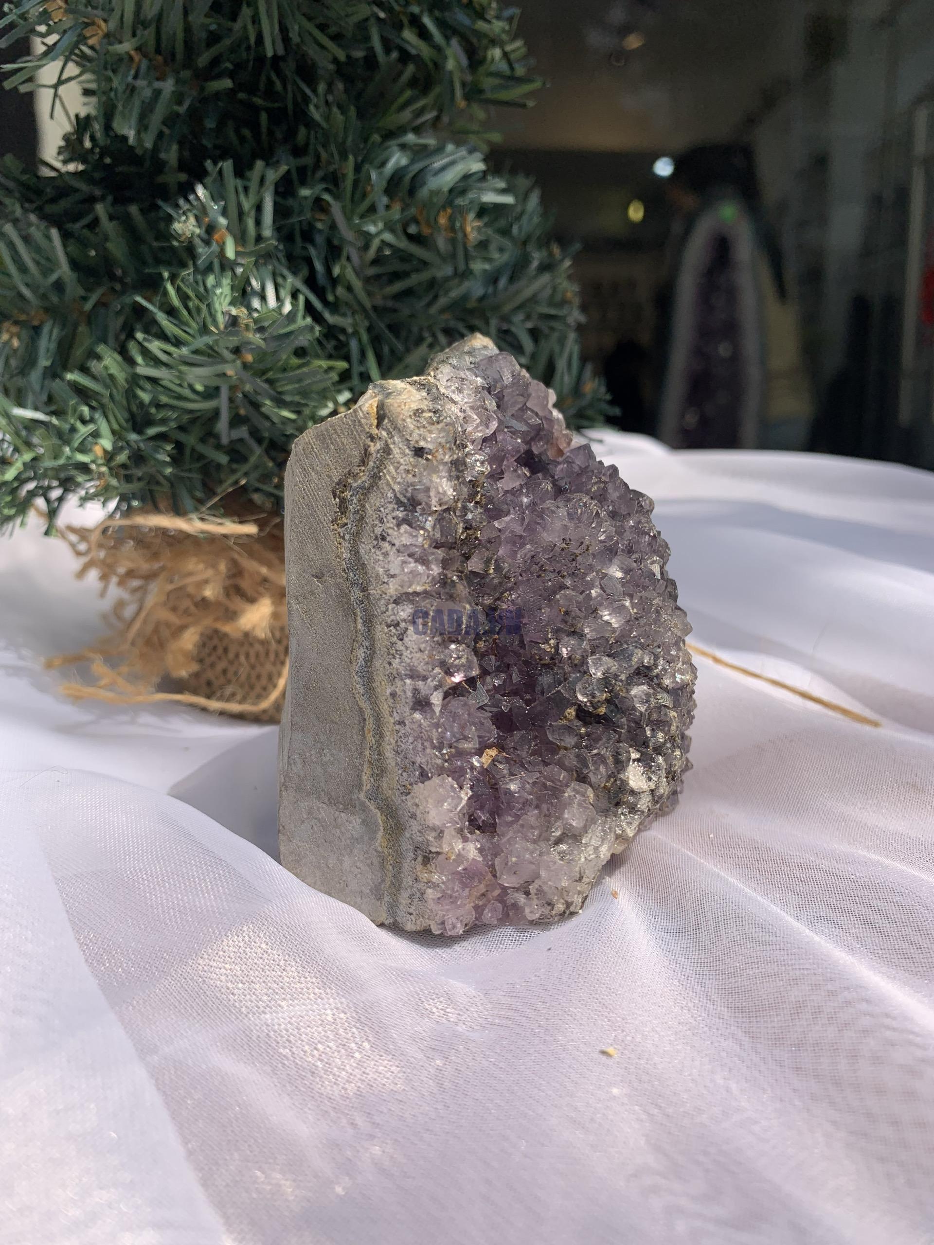 HỐC THẠCH ANH TÍM NHỎ – SMALL AMETHYST (TV395), KL: 0.458KG, KT: 8.2x 6.8 CM