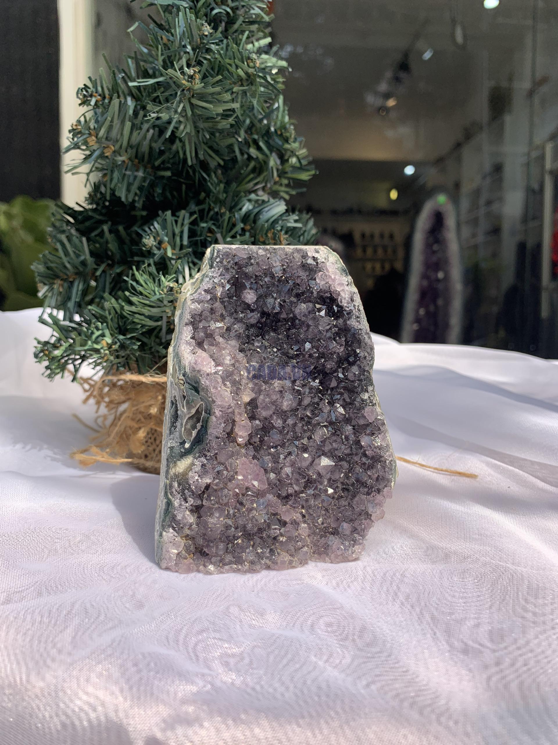 HỐC THẠCH ANH TÍM NHỎ – SMALL AMETHYST (TV396), KL: 0.606KG, KT: 10.1x 9 CM