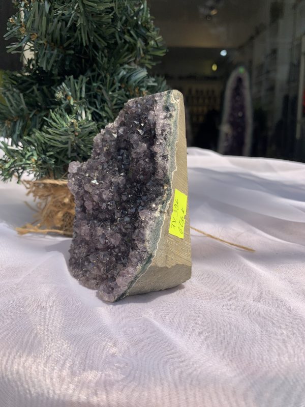 HỐC THẠCH ANH TÍM NHỎ – SMALL AMETHYST (TV396), KL: 0.606KG, KT: 10.1x 9 CM