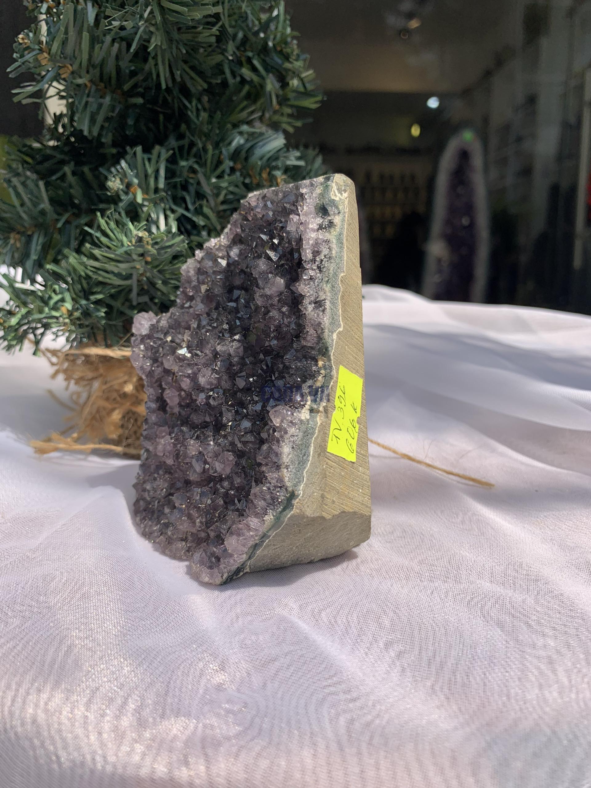 HỐC THẠCH ANH TÍM NHỎ – SMALL AMETHYST (TV396), KL: 0.606KG, KT: 10.1x 9 CM