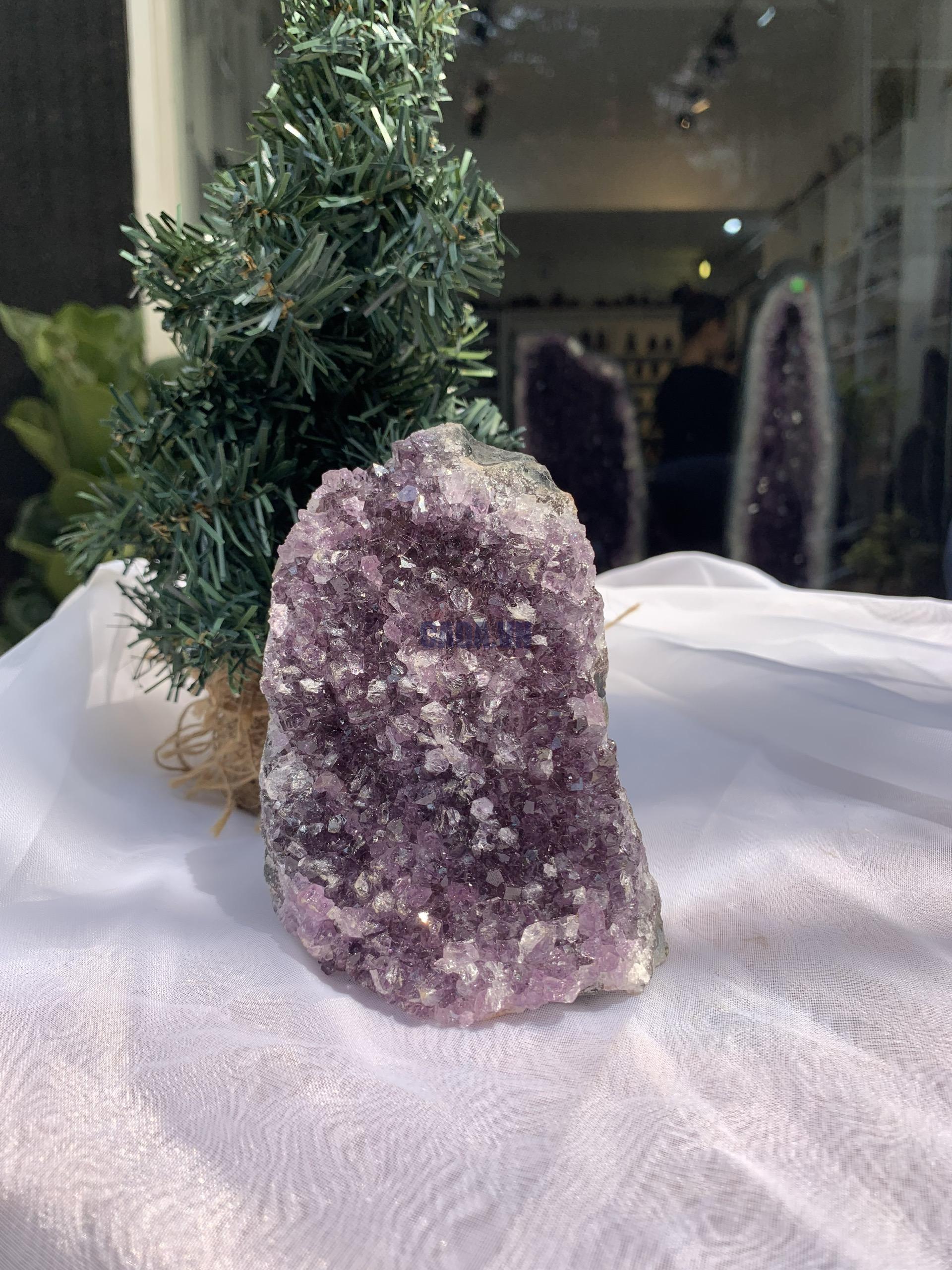 HỐC THẠCH ANH TÍM NHỎ – SMALL AMETHYST (TV390), KL: 0.756KG, KT: 11.7 x 8.9 CM