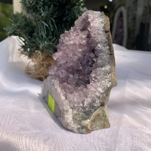 HỐC THẠCH ANH TÍM NHỎ – SMALL AMETHYST GEODE (TV253), KL: 0.376KG, KT: 8x10 CM