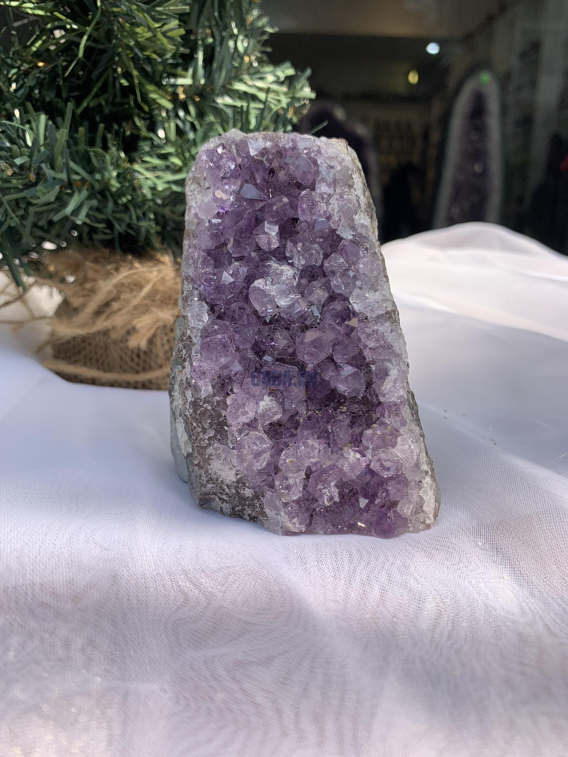 HỐC THẠCH ANH TÍM NHỎ – SMALL AMETHYST (TV391), KL: 0.438KG, KT: 9.3 x 6.6 CM