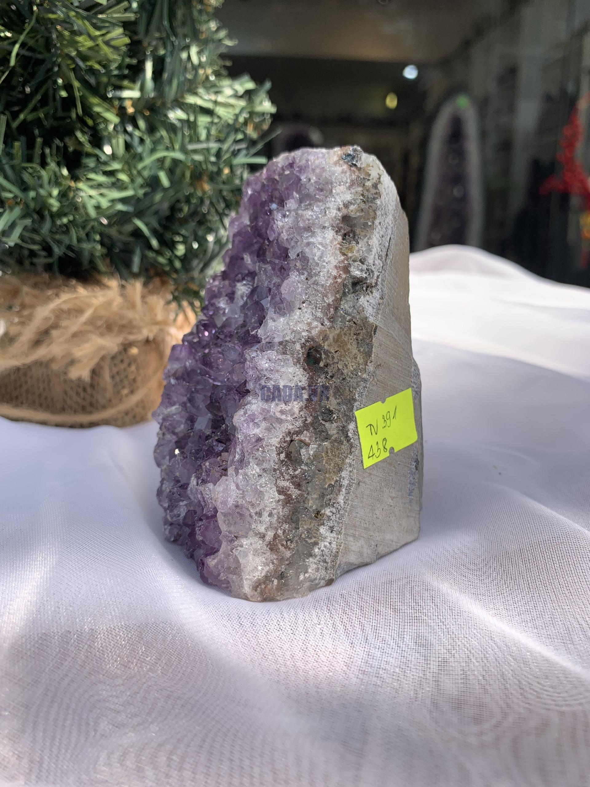 HỐC THẠCH ANH TÍM NHỎ – SMALL AMETHYST (TV391), KL: 0.438KG, KT: 9.3 x 6.6 CM