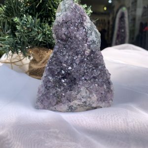 HỐC THẠCH ANH TÍM NHỎ – SMALL AMETHYST (TV393), KL: 0.532KG, KT:12 x 7.7 CM
