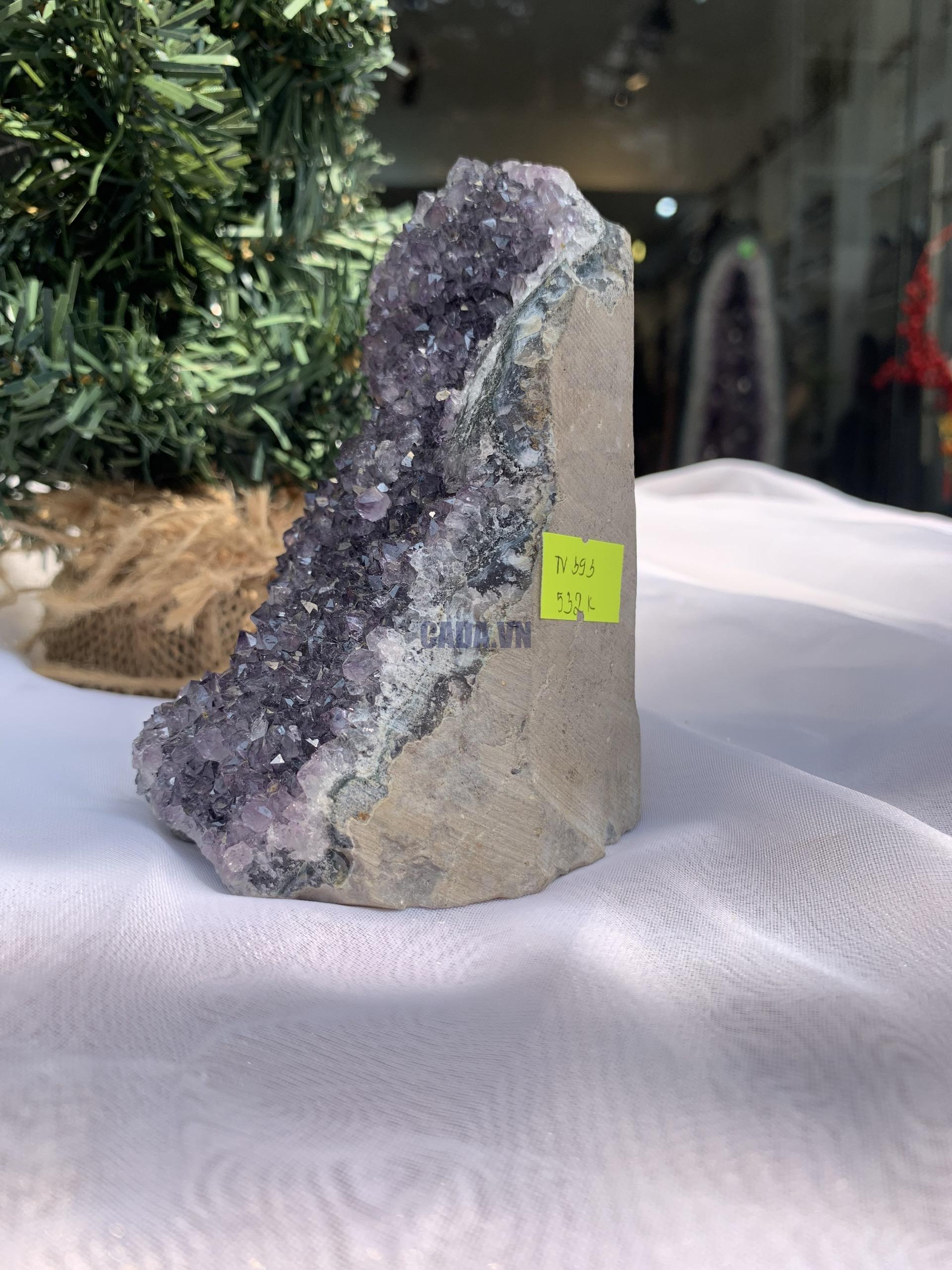 HỐC THẠCH ANH TÍM NHỎ – SMALL AMETHYST (TV393), KL: 0.532KG, KT:12 x 7.7 CM