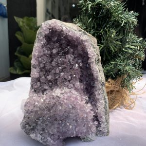 HỐC THẠCH ANH TÍM NHỎ – SMALL AMETHYST GEODE (TV272), KL: 1.64 KG, KT: 15x12 CM