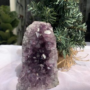 HỐC THẠCH ANH TÍM NHỎ – SMALL AMETHYST GEODE (TV263), KL: 0.842KG, KT: 13x8 CM